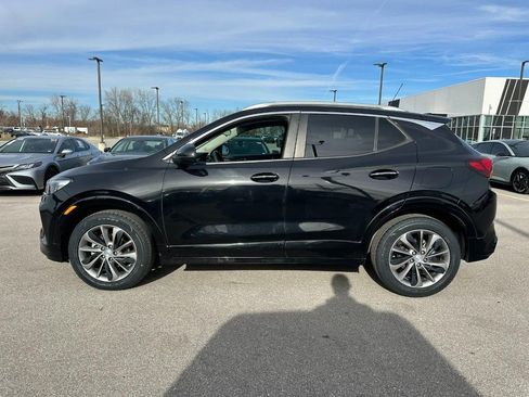 Used 2022 Buick Encore GX Select w/ Sport Touring Package image 2