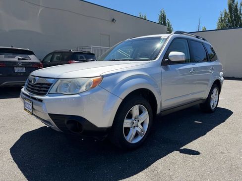 Used 2010 Subaru Forester 2.5X Premium AWD/4WD image 3