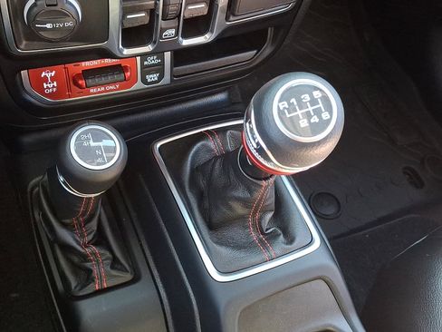 Used 2021 Jeep Wrangler Unlimited Rubicon image 22