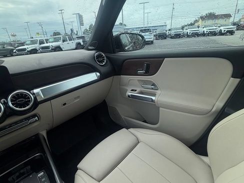 Used 2023 Mercedes-Benz EQB 300 4MATIC image 14