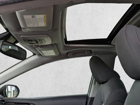 Used 2020 Toyota Camry LE w/ Sunroof Package image 17