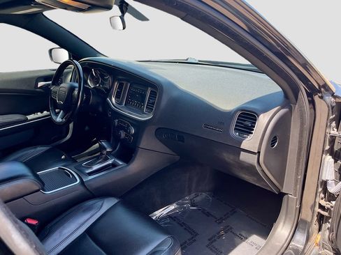 Used 2022 Dodge Charger SXT w/ Leather Interior Group RWD image 28