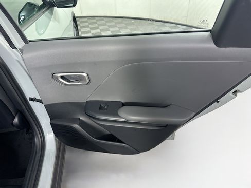 Used 2025 Kia K4 LXS image 28