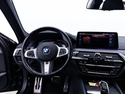 Used 2023 BMW M550i xDrive w/ Executive Package AWD/4WD image 11