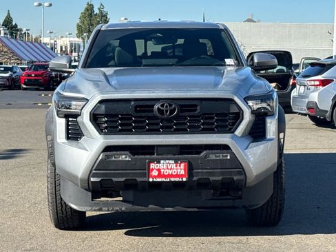 New 2025 Toyota Tacoma TRD Off-Road AWD/4WD image 10