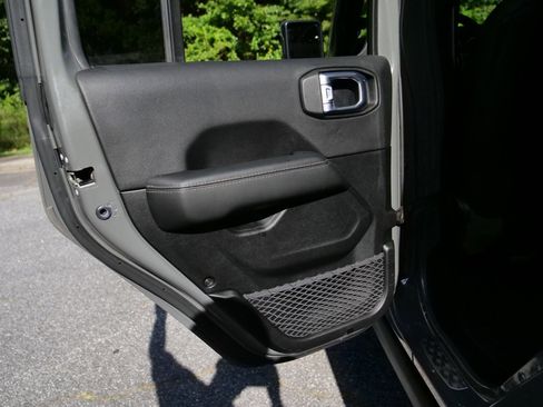 Used 2020 Jeep Gladiator Overland image 27