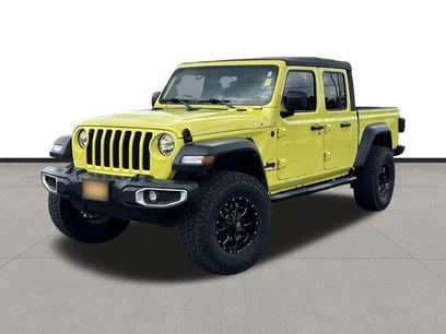 Used 2023 Jeep Gladiator Sport w/ Trailer Tow Package