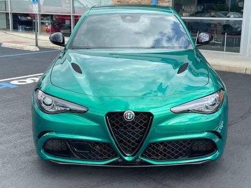 Used 2022 Alfa Romeo Giulia Quadrifoglio RWD image 12