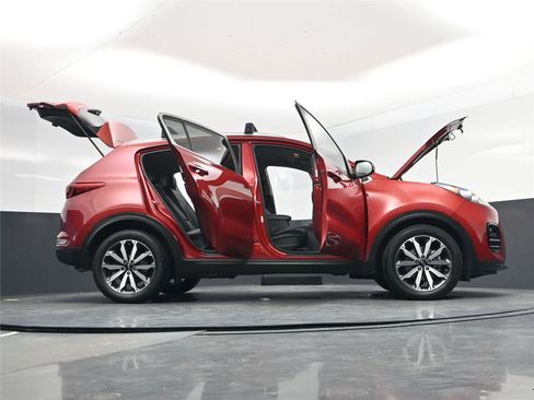 Used 2017 Kia Sportage EX image 23