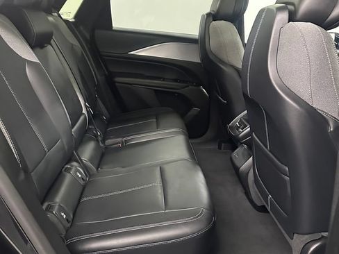 Used 2024 Cadillac Lyriq Tech AWD/4WD image 32