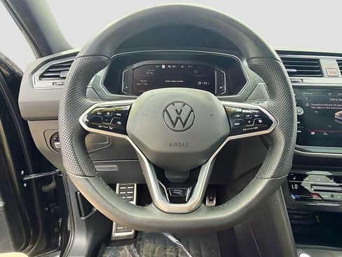 Used 2022 Volkswagen Tiguan SEL R-Line AWD/4WD image 11