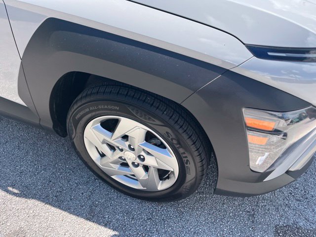 Used 2024 Hyundai Kona SE FWD image 4