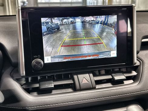 Used 2025 Toyota RAV4 XLE image 20