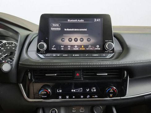Used 2021 Nissan Rogue SV AWD/4WD image 16