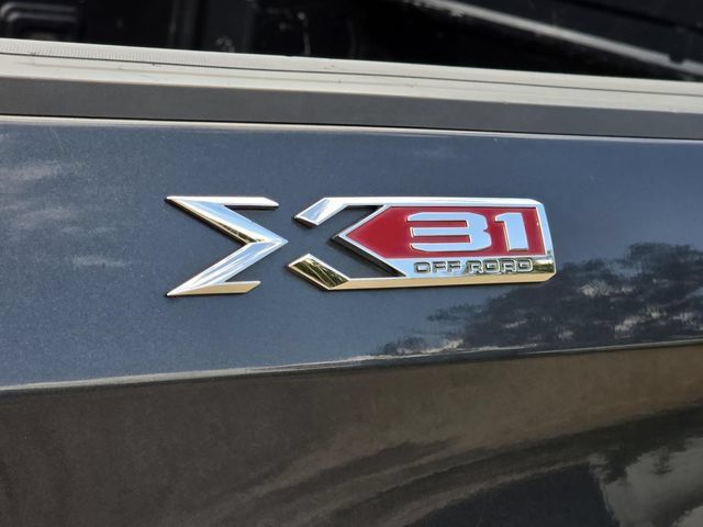 Used 2022 GMC Sierra 1500 SLT w/ SLT Premium Package AWD/4WD image 9