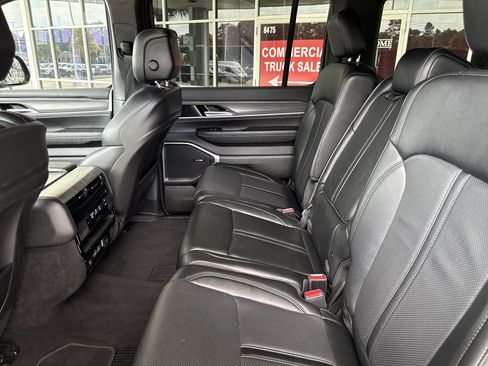 Used 2024 Jeep Wagoneer L Series II w/ Flexible Seating Group AWD/4WD image 29