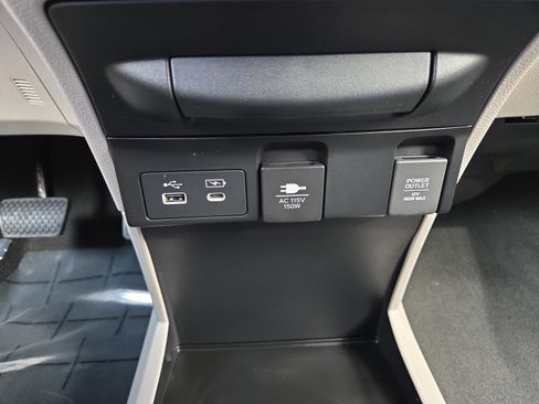 Used 2025 Honda Odyssey Elite image 22