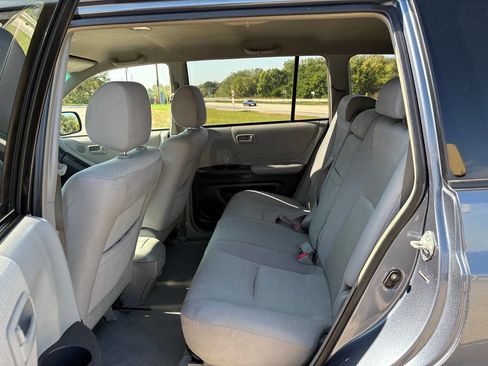 Used 2004 Toyota Highlander 2WD V6 image 11