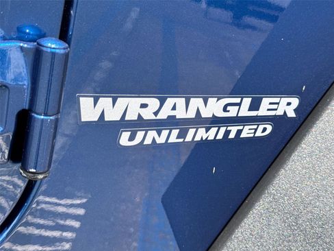 Used 2010 Jeep Wrangler Unlimited Rubicon w/ Trailer Tow Group AWD/4WD image 8