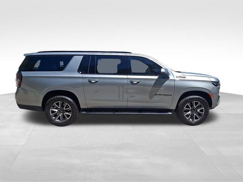 Used 2024 Chevrolet Suburban Z71 w/ Luxury Package AWD/4WD image 7