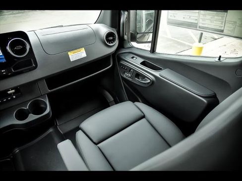 New 2025 Mercedes-Benz Sprinter 2500 image 8