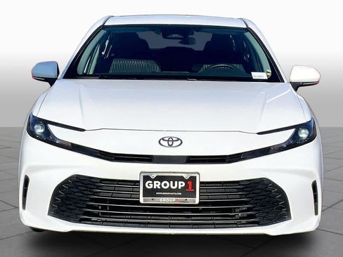 Used 2025 Toyota Camry LE FWD image 4