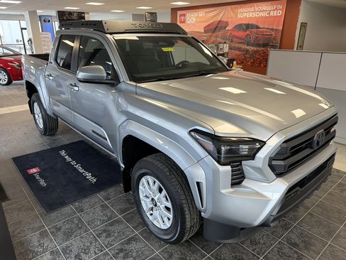 New 2025 Toyota Tacoma SR5 AWD/4WD image 43