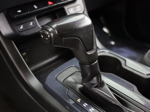 Used 2018 Chevrolet Colorado Z71 RWD image 17
