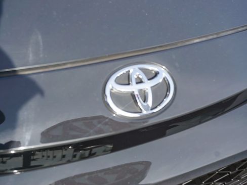Used 2023 Toyota Corolla SE w/ SE Premium Package FWD image 12