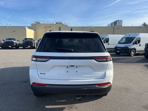 New 2026 Jeep Grand Cherokee Laredo image 6