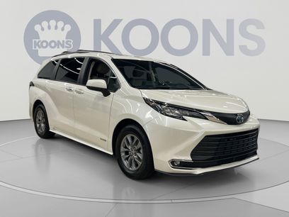 Used 2021 Toyota Sienna XLE