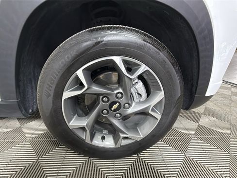Used 2024 Chevrolet Trax LT w/ Driver Confidence Package image 27