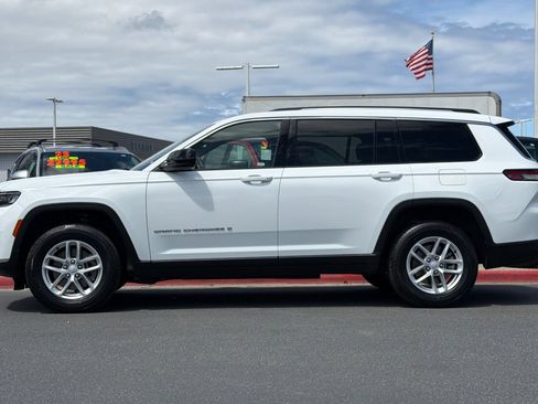 Used 2023 Jeep Grand Cherokee L Laredo RWD image 7