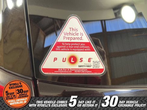 Used 2023 Chrysler Pacifica Touring-L FWD image 7