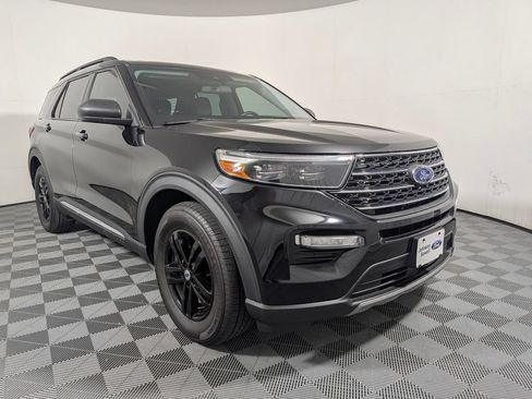 Certified 2022 Ford Explorer XLT w/ Equipment Group 202A RWD image 1
