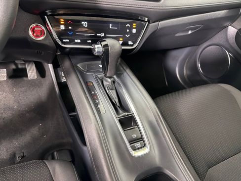 Used 2021 Honda HR-V EX image 17