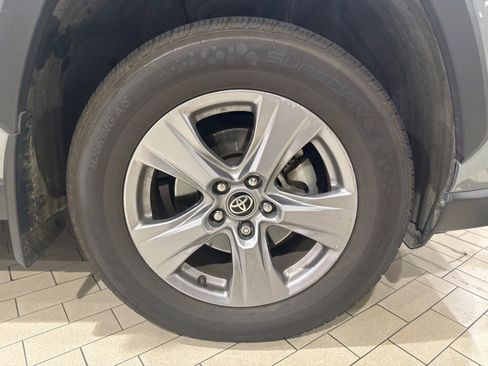 Used 2022 Toyota RAV4 XLE w/ Convenience Package image 12