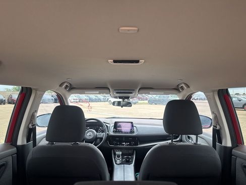 Used 2022 Nissan Rogue SV FWD image 33