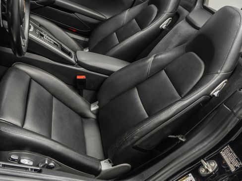 Used 2017 Porsche 718 Boxster RWD image 24