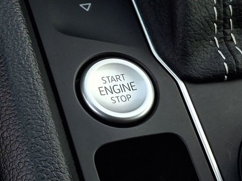 Certified 2023 Volkswagen Atlas Cross Sport SE w/ Panoramic Sunroof Package image 23