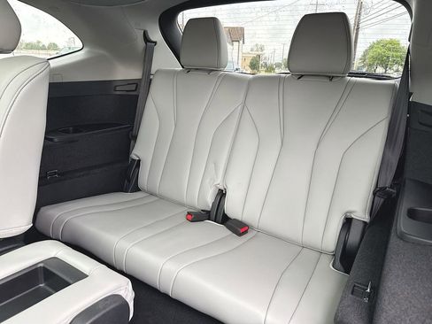 Used 2023 Acura MDX SH-AWD w/ Technology Package image 24