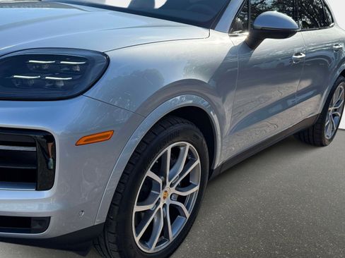 Used 2024 Porsche Cayenne Coupe image 11