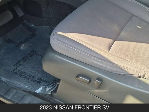 Used 2023 Nissan Frontier SV w/ Technology Package RWD image 15