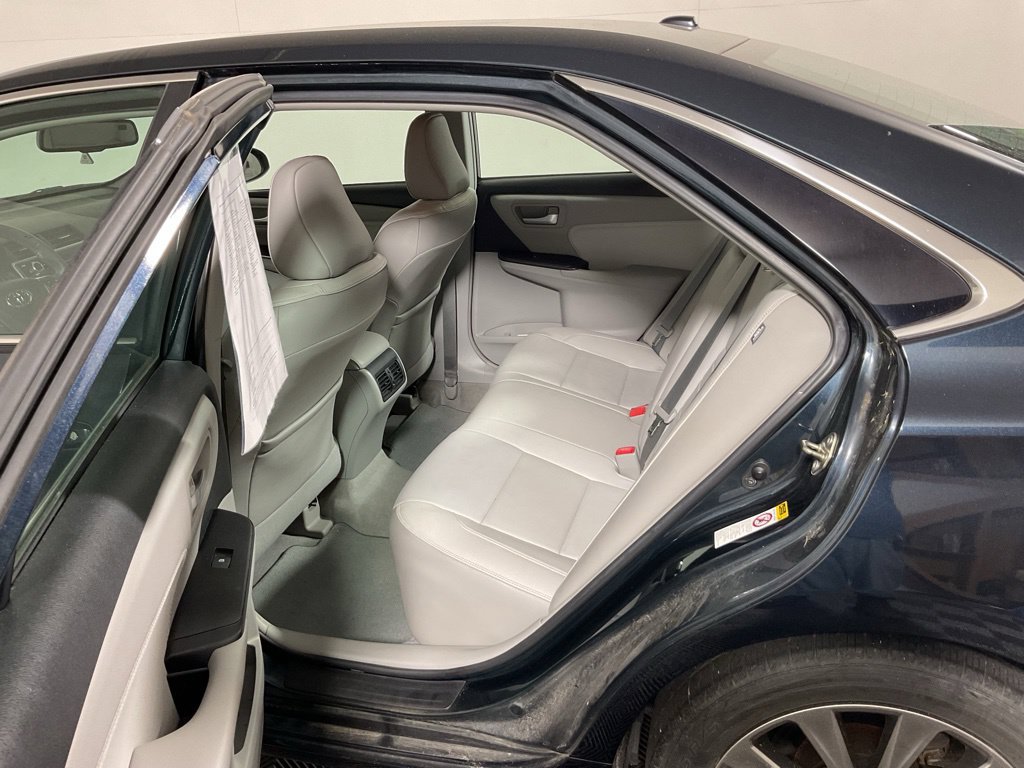 Used 2017 Toyota Camry XLE w/ Convenience Package FWD image 30