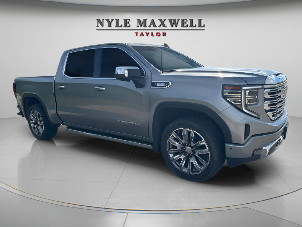 Used 2024 GMC Sierra 1500 Denali w/ Denali Reserve Package AWD/4WD image 1