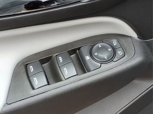 Used 2024 Chevrolet Equinox LS w/ LS Convenience Package image 16