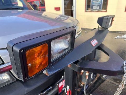 Used 2004 Chevrolet Silverado 2500 LT w/ Heavy-Duty Power Package image 14