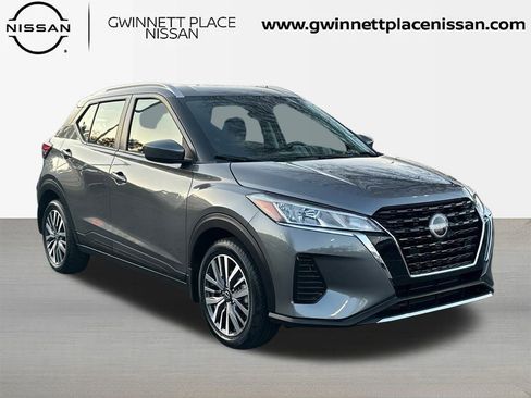 Used 2024 Nissan Kicks SV image 3