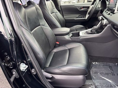Certified 2022 Toyota RAV4 SE image 38
