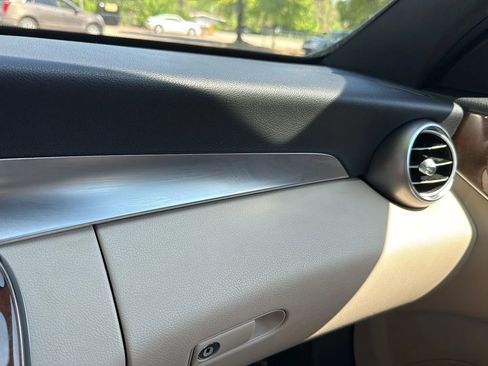 Used 2015 Mercedes-Benz C 300 4MATIC Sedan image 39